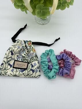 Gucci Beauty Gift Set of 3 Scrunchies with pouch